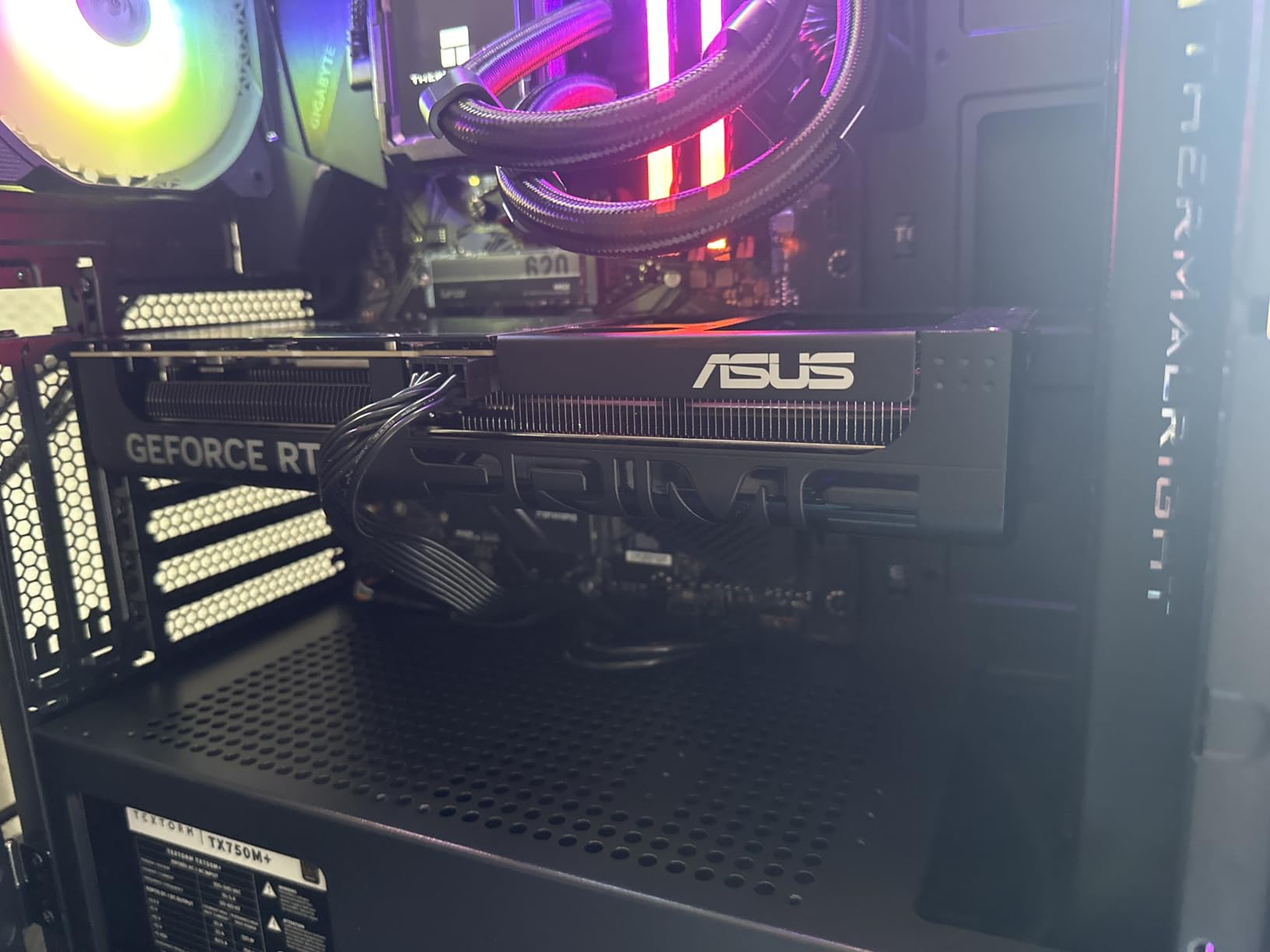 Bluffante en 1440p, silencieuse et compacte