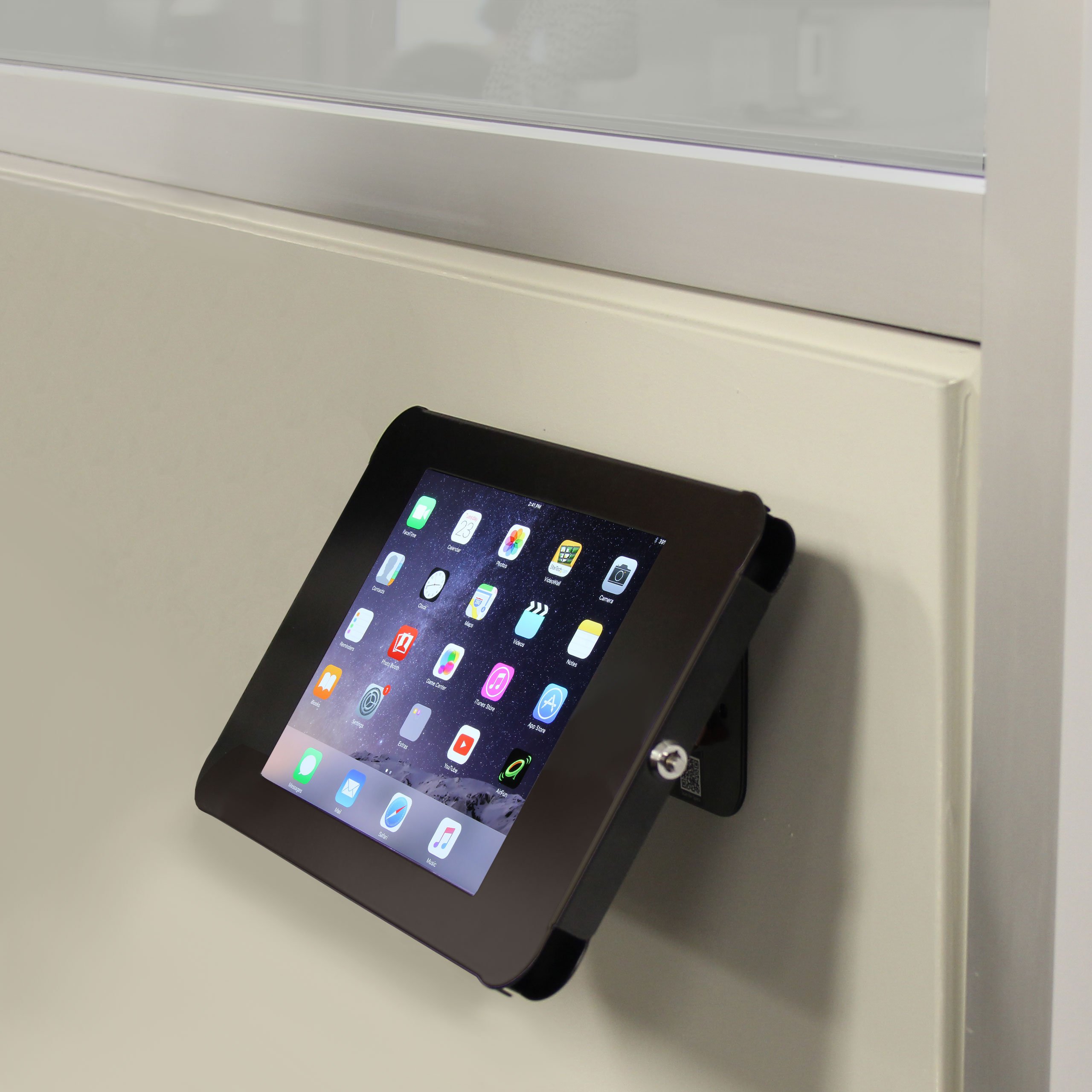 startech-com-sectbltpos-bo-tier-tablette-s-curis-verrouillable-en-acier-9-7-pouc image 6