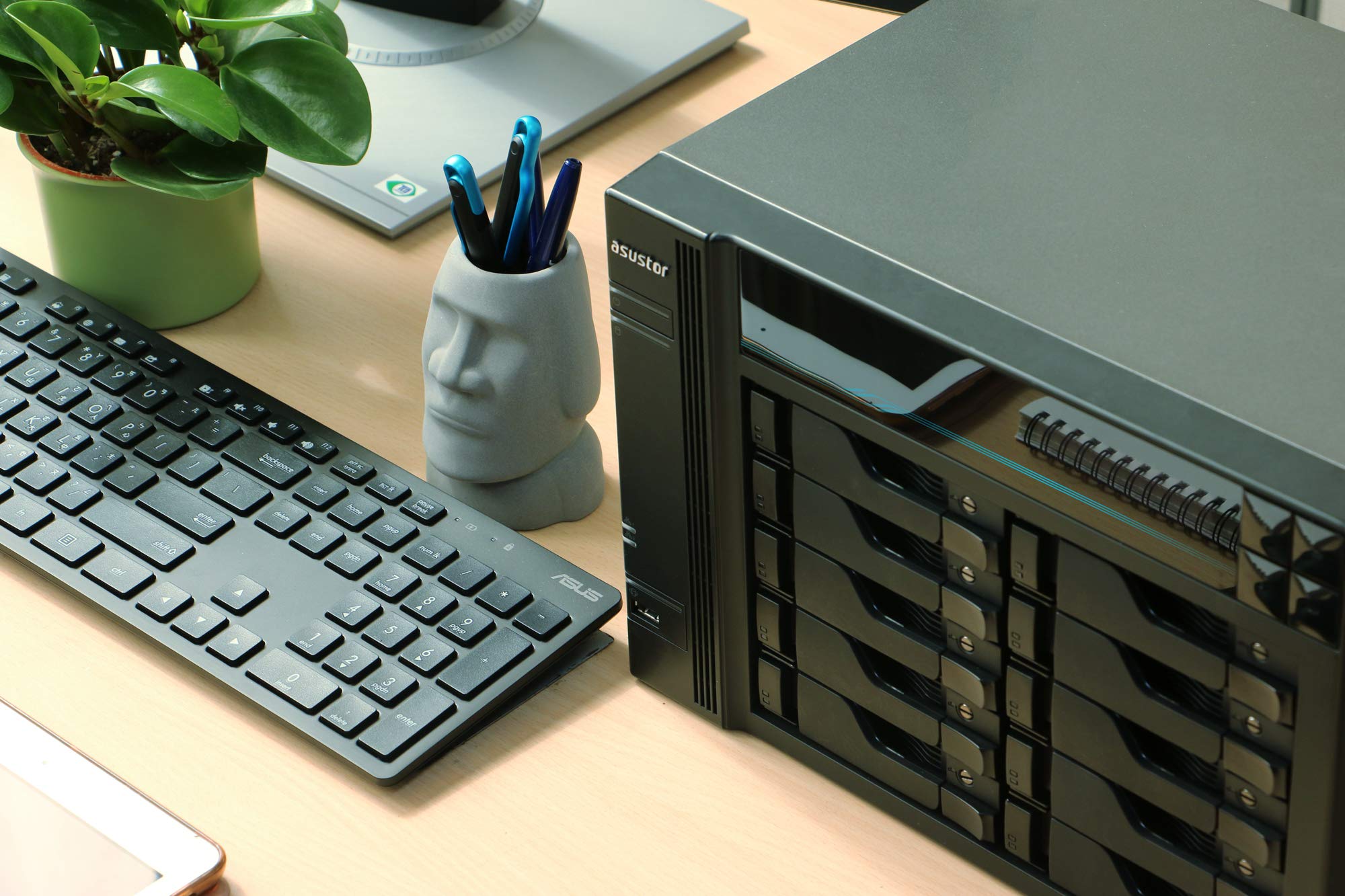 asustor-lockerstor-10-as6510t-nas-10-baies-2x-10gbe-2x-2-5gbe-m-2-nvme image 5